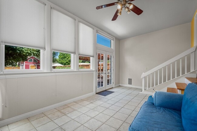 Building Photo - 720 N Foote Ave