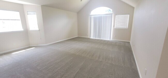 Building Photo - Lovely Townhome in North Gilham!