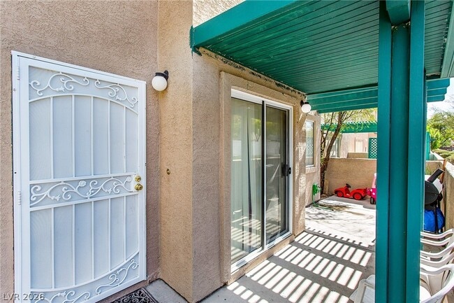 Building Photo - 5237 Steinbrenner Ln