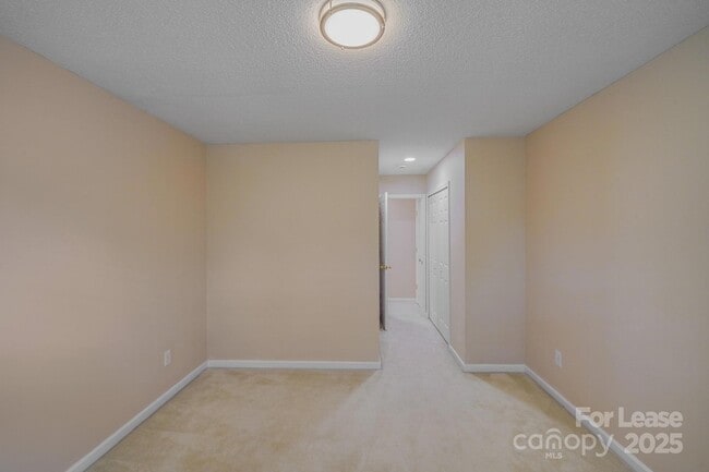 Building Photo - 15021 Deshler Ct