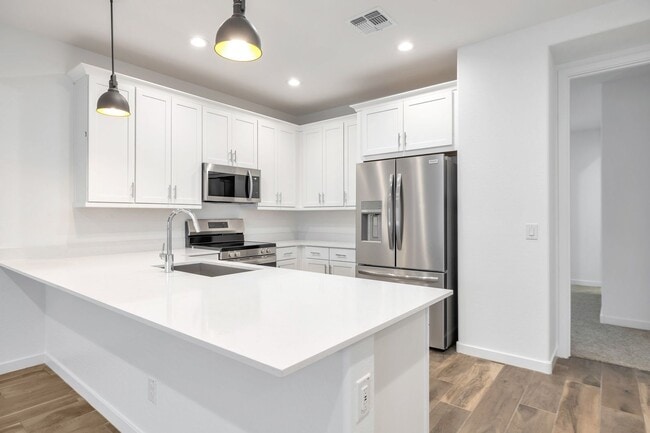 Primary Photo - Like New luxurious townhome with 2 Master ...