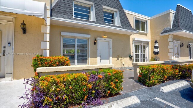 Primary Photo - 933 NE 24th Ave