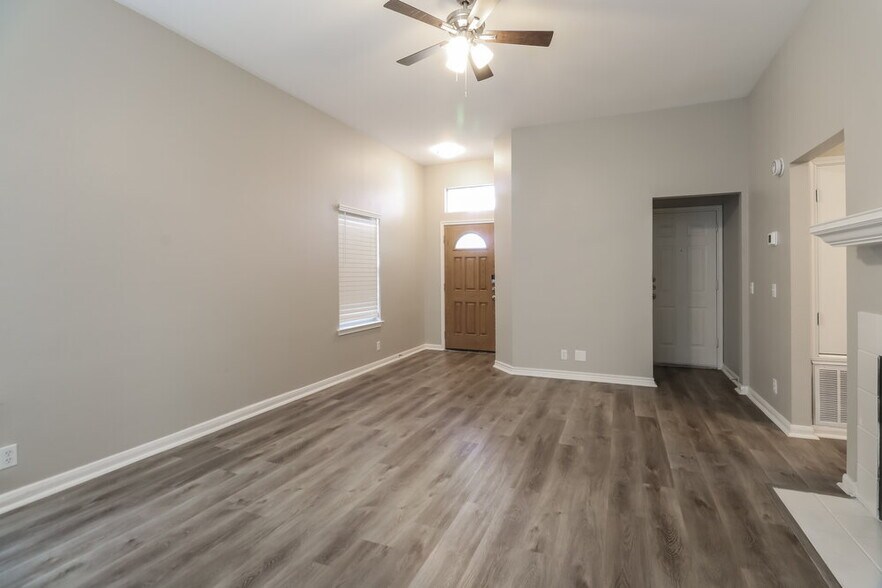 Building Photo - 21203 Grand National Ave