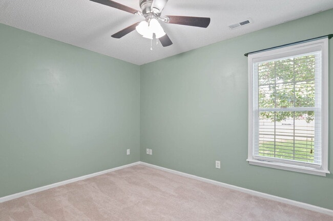 Building Photo - "Charming 3-Bedroom Sanctuary with 2 Full ...