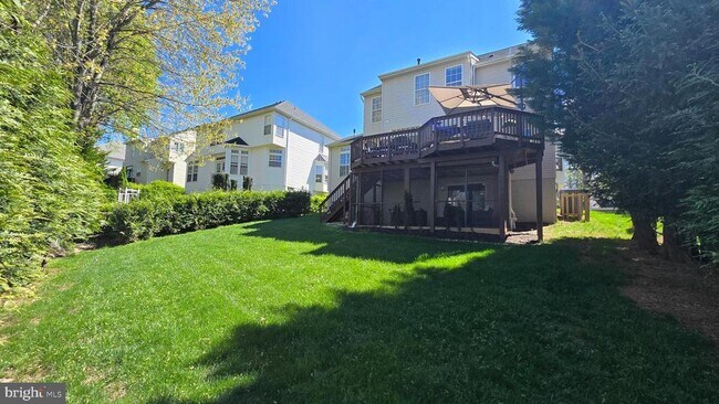 Building Photo - 47400 River Crest St