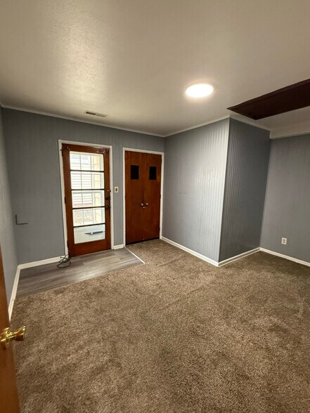 Building Photo - 6503 Vandalia Ave