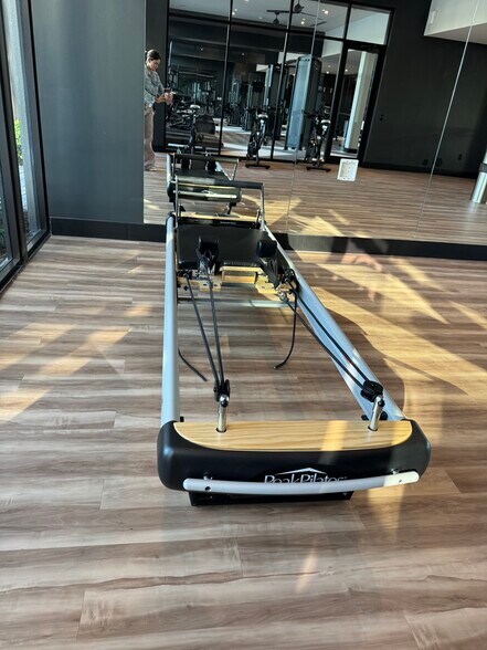 Building Photo - 1640 NE 125th St