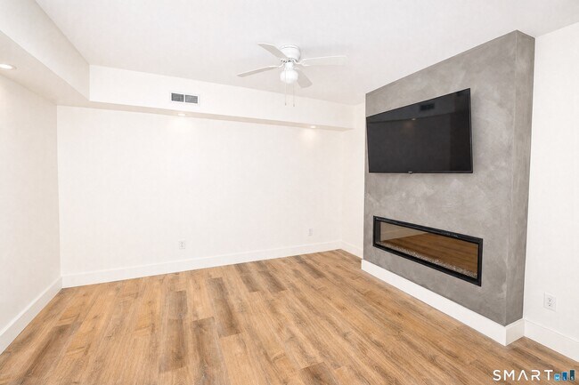 Building Photo - 10 Lenape Trail