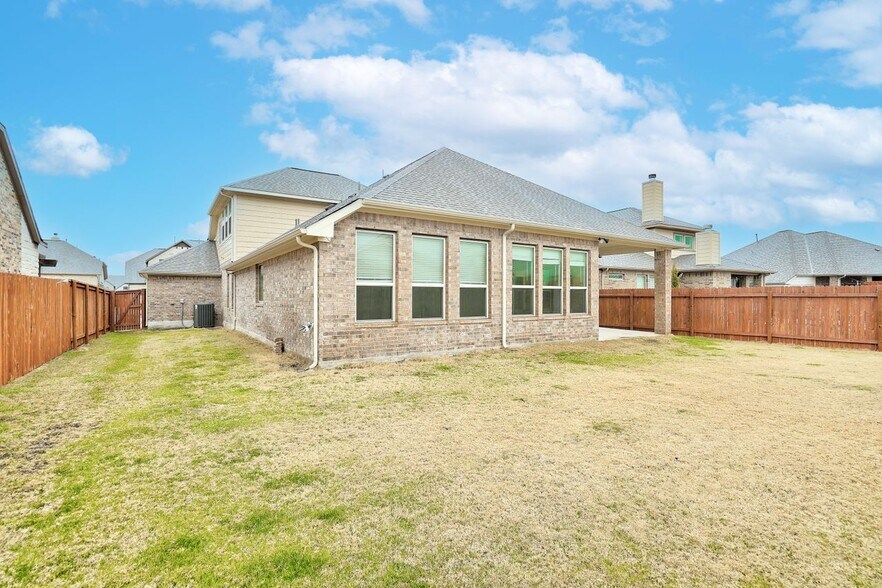 Building Photo - 213 Mindy Way