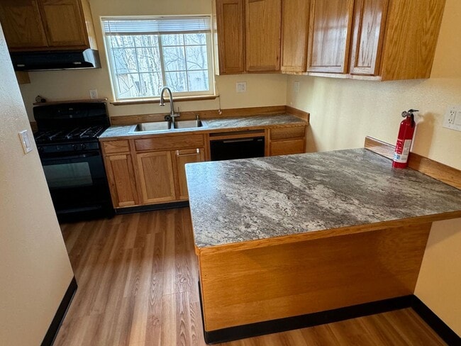 Building Photo - Single Family Home with 1 Bedroom 1.5 Bath...