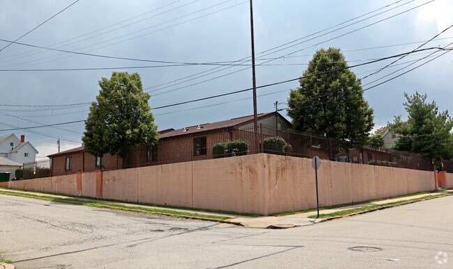 Building Photo - 501 Archer St