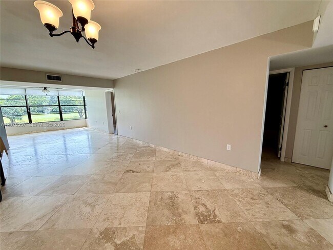Building Photo - 1520 Whitehall Dr