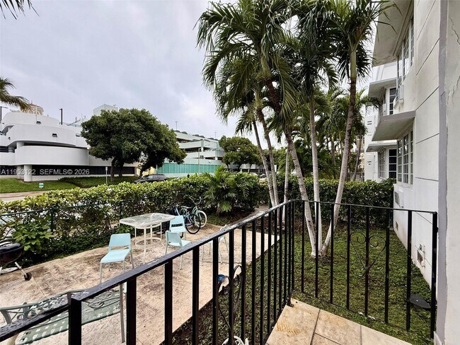 Building Photo - 600 12th St