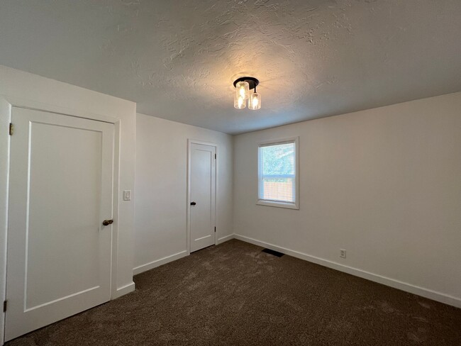 Building Photo - 545be