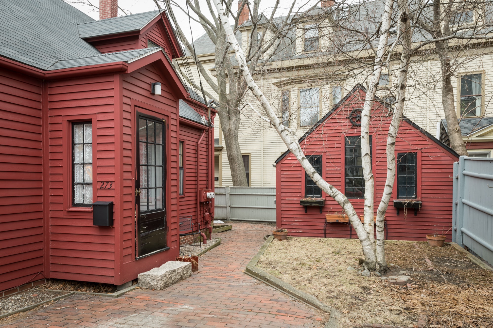 Building Photo - 273 Brackett St