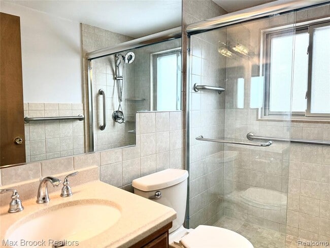 Building Photo - 1245 Derby Rd