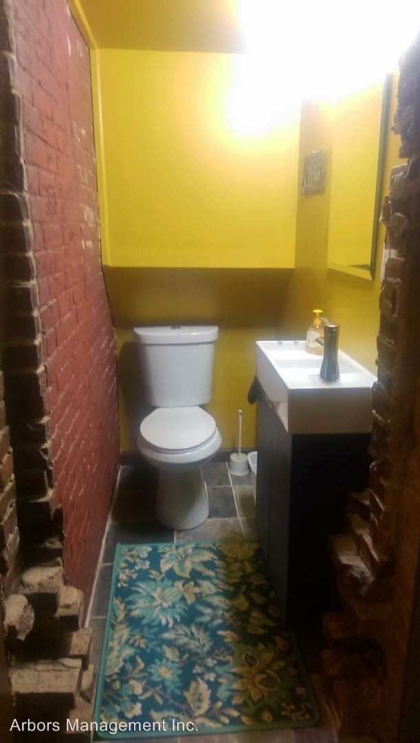 Building Photo - 2 br, 1.5 bath House - 297 42nd Street