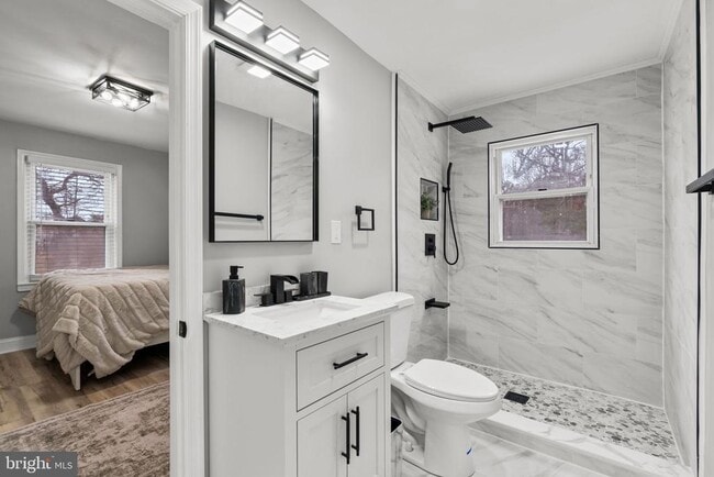 Building Photo - 10530 Scaggsville Rd