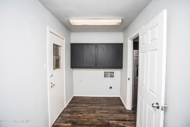 Building Photo - 6803 Avenue W