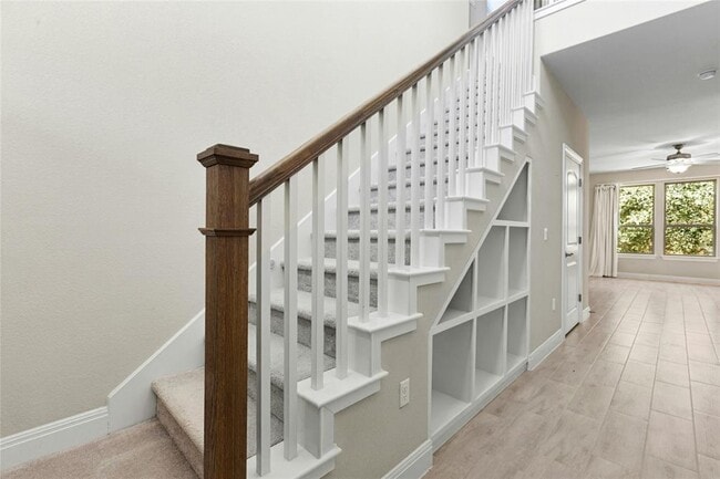 Building Photo - 9800 Betulla Dr