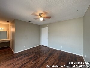 Building Photo - 311 E San Antonio Ave