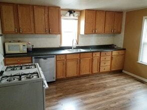 Building Photo - swing1811