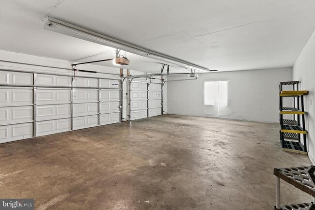 Building Photo - 12624 Golden Oak Dr