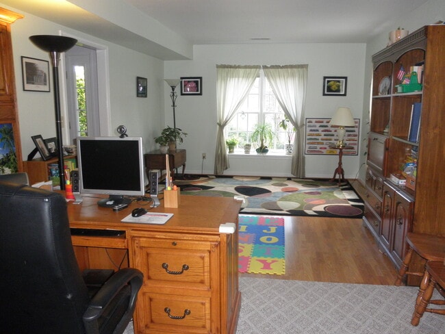 Building Photo - 1556 Stoney Creek Dr