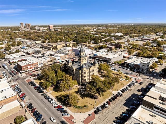 Building Photo - 608 W Hickory St