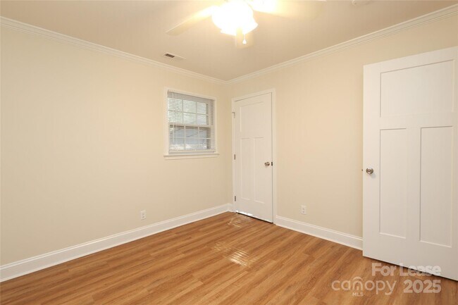 Building Photo - 937 Green Cir Dr