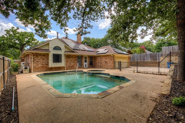 Building Photo - 3914 Meadow Dr