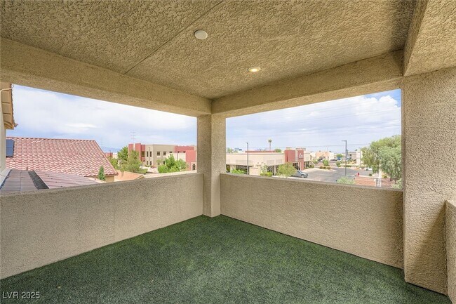 Building Photo - 5990 Viscaya Grv St