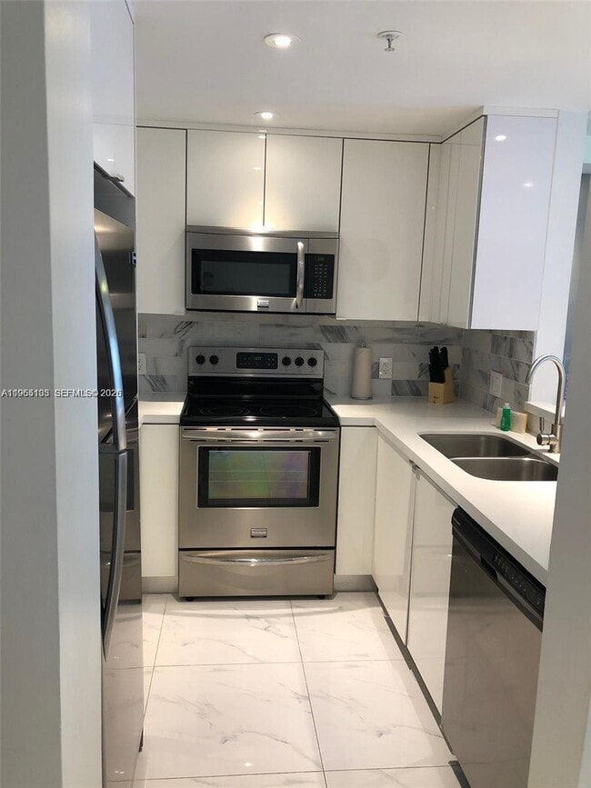 Building Photo - 185 SE 14th Terrace