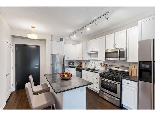 Building Photo - 497 S Marquette Ave