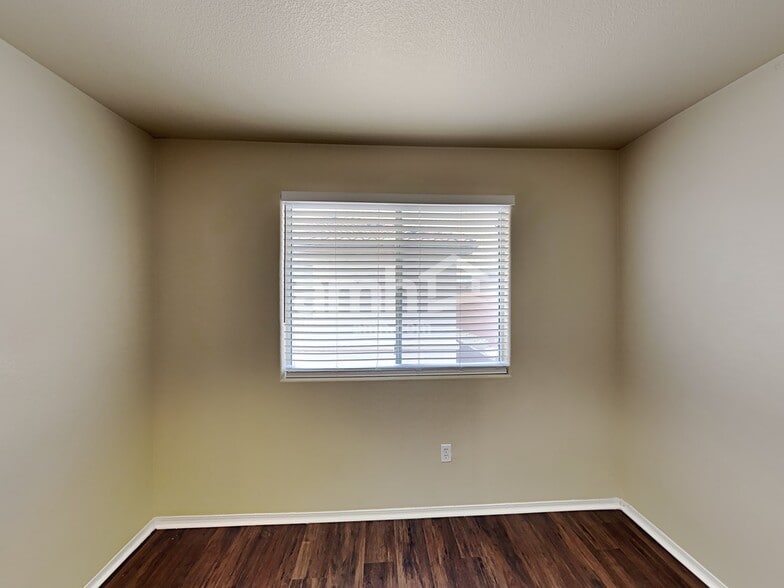 Building Photo - 3909 Bayamon St