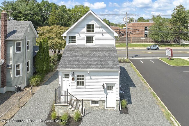 Building Photo - 711 Broad St