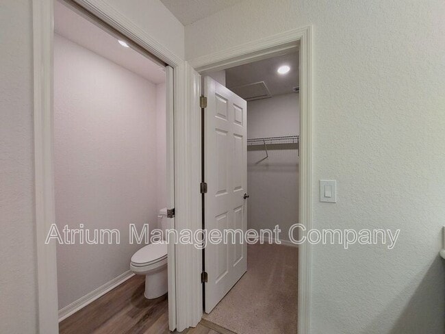 Building Photo - 1234 Cascade Dr