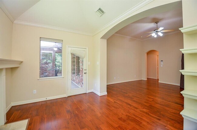 Building Photo - 7610 Breezeway Bend Ln