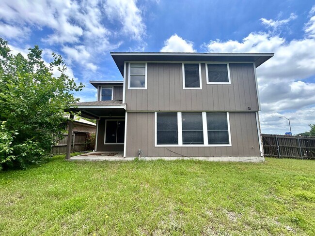Building Photo - 17300 Bishopsgate Dr