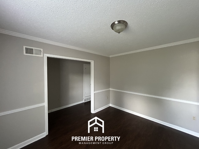 Building Photo - Stunning 3BR/2BA Near Southwind | 2,079 Sq Ft, Built-Ins, Fireplace & Covered Patio