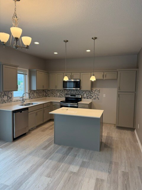 Building Photo - 1749 Ashwood Ave