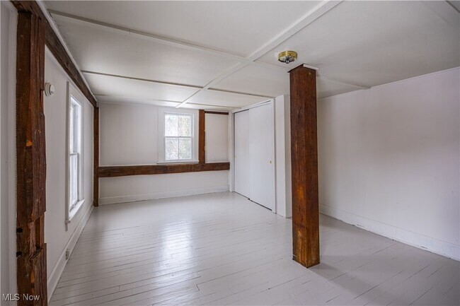 Building Photo - 15555 Munn Rd