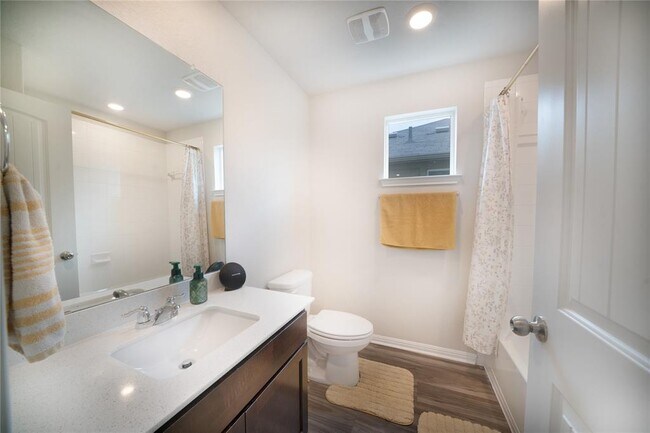Building Photo - 1228 Vogel Dr