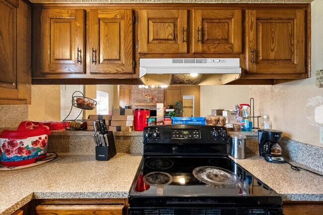 Building Photo - Quiet Cedar Hill Duplex on a Cul-d-sac