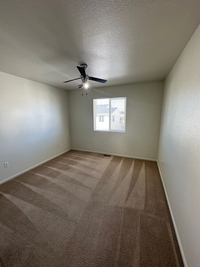 Building Photo - 3 BEDROOM, 2.5 BATHROOM SOUTH PARK TWINHOME WITH ATTACHED 2 CAR GARAGE