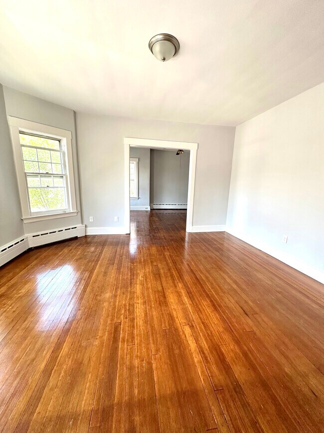 Building Photo - 70 8th St