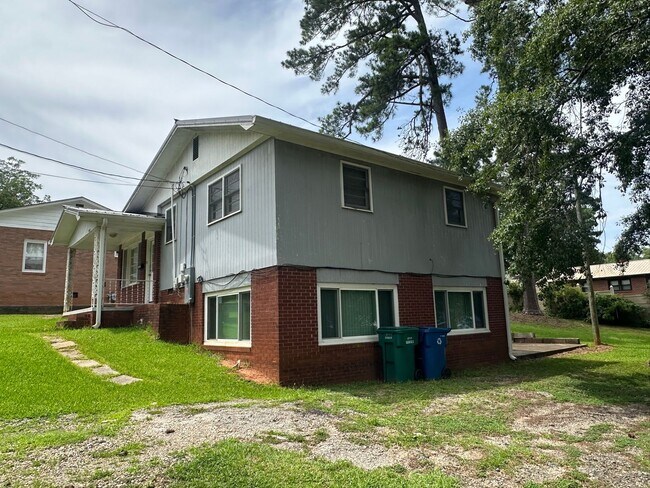 Building Photo - 1307 Drew Ave