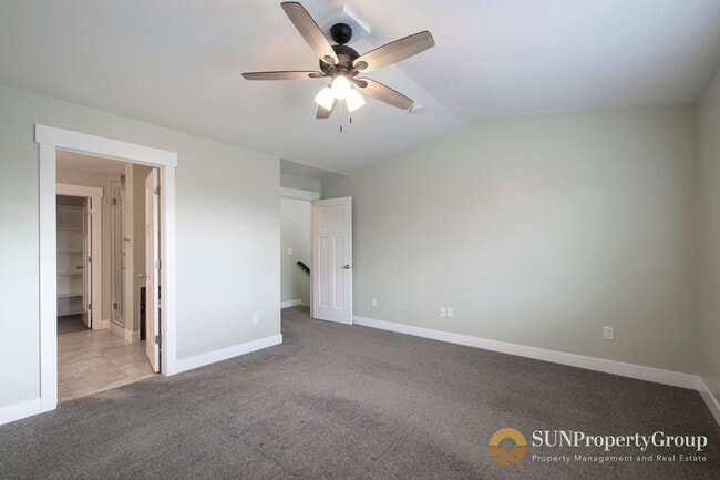 Building Photo - Stunning Townhome In Desirable Riverton Area