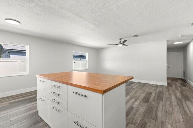 Building Photo - Home For Rent in Fortuna Park WITH A POOL!