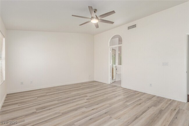 Building Photo - 5433 Honey Mesquite Ln